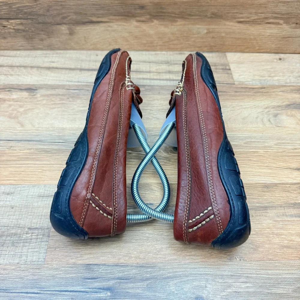 LL Bean women size 8.5 Brown Leather Boat Shoes Loafers Slip On Casual Comfort